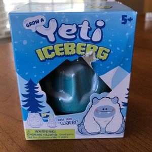 NWOT Grow A Yeti Iceberg Just Add Water